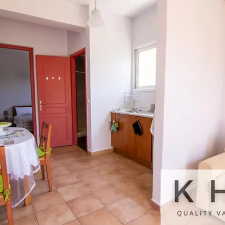 Eleni's Super Central Apartments! 5 Minutes Walking From Everything! * Argostoli (Kefalonia)