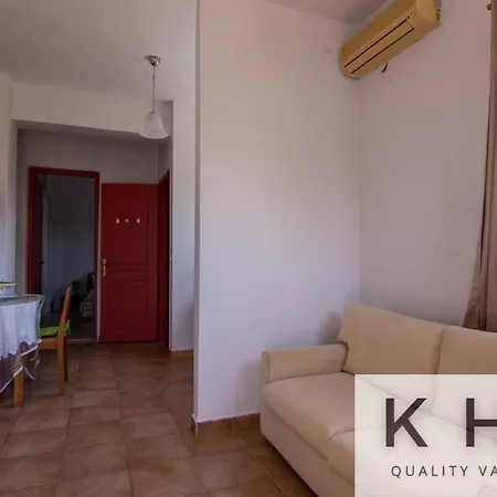 Eleni's Super Central Apartments! 5 Minutes Walking From Everything! Argostoli (Kefalonia)